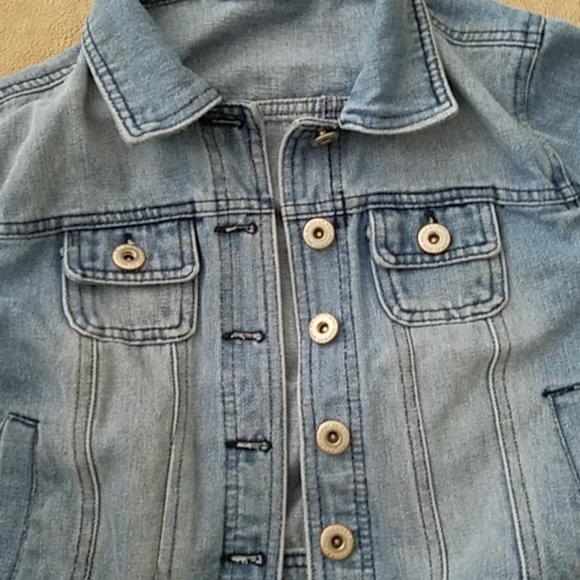 **Juniors Denim Jacket - Picture 4 of 6
